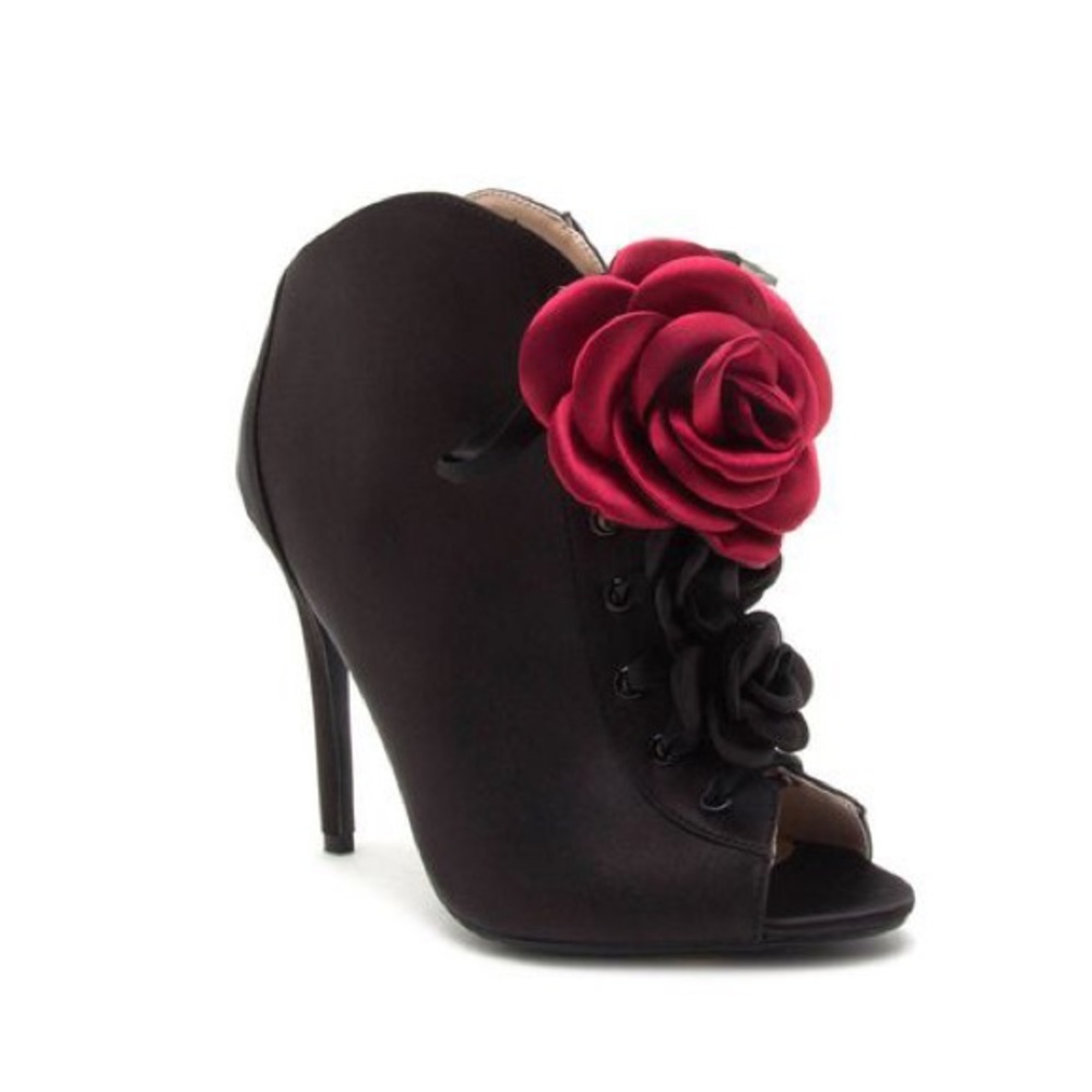 Rose 🌹 Black Booties
